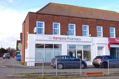 2 bedroom flat to rent, Orchard Parade, Willingdon, BN20