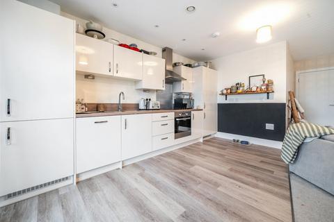 2 bedroom apartment for sale, Brooklands Square, Brooklands, MILTON KEYNES