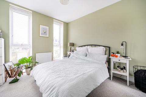 2 bedroom apartment for sale, Brooklands Square, Brooklands, MILTON KEYNES