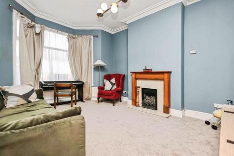 5 bedroom detached house to rent, Joinings Bank, OLDBURY