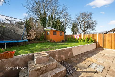 2 bedroom maisonette for sale, Crayke Hill, Chessington