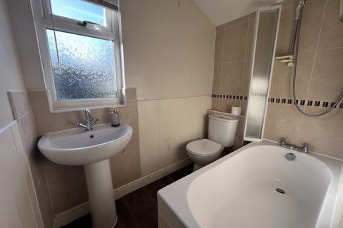3 bedroom house to rent, Bristol Road, BRIDGWATER