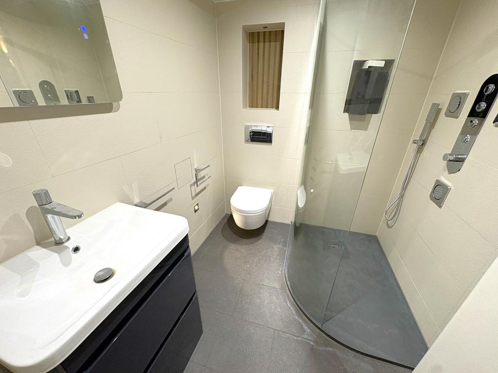 En-suite Bathroom