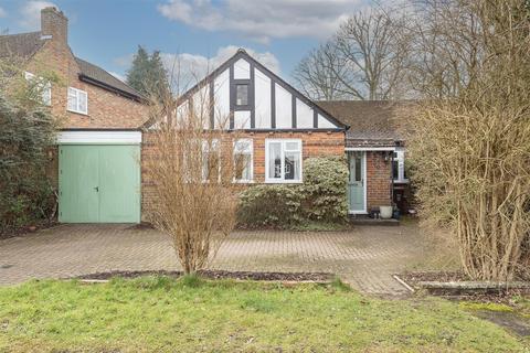3 bedroom semi-detached bungalow for sale, Park Rise, Harpenden