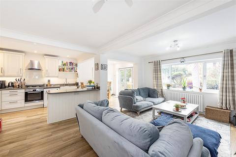 3 bedroom semi-detached bungalow for sale, Park Rise, Harpenden