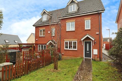 3 bedroom townhouse for sale, Clos Yr Wylan, Barry