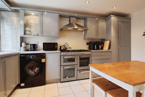 3 bedroom townhouse for sale, Clos Yr Wylan, Barry