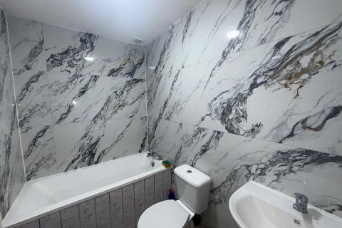 2 bedroom apartment to rent, Redhouse Street, WALSALL