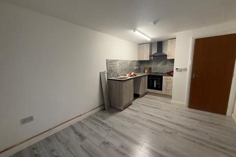 2 bedroom apartment to rent, Redhouse Street, WALSALL