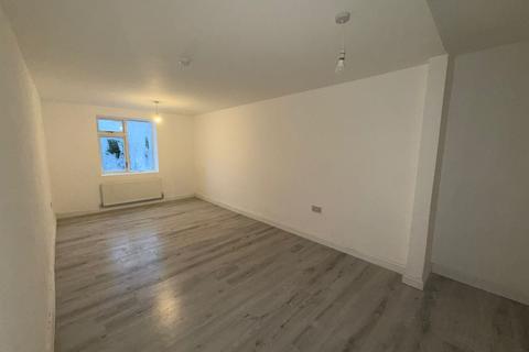 2 bedroom apartment to rent, Redhouse Street, WALSALL