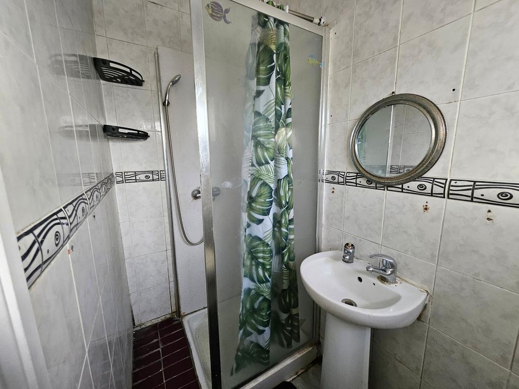Bathroom downstairs