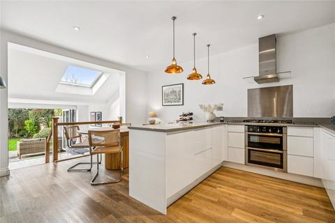 3 bedroom apartment for sale, Ellerton Road, SW18