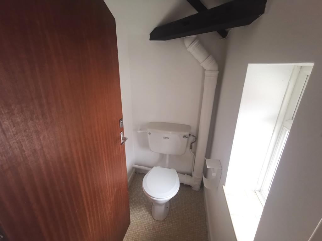 Cloakroom/wc