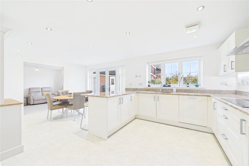 Kitchen/Breakfast Rm
