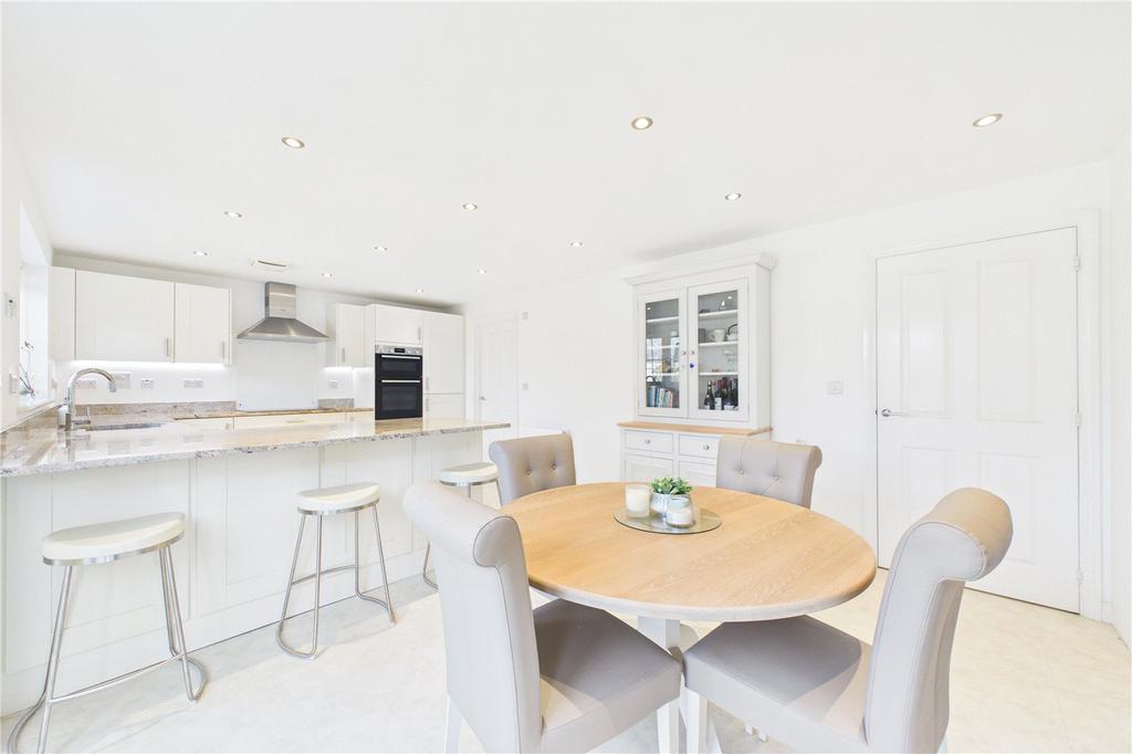 Kitchen/Breakfast Rm