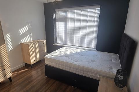 Studio to rent, Quarry Road, Hanham, BRISTOL