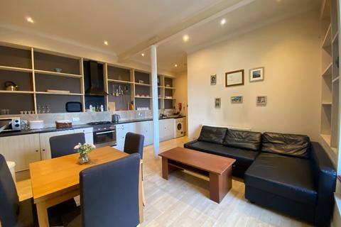 2 bedroom flat to rent, Union Place, New Town, Edinburgh, EH1