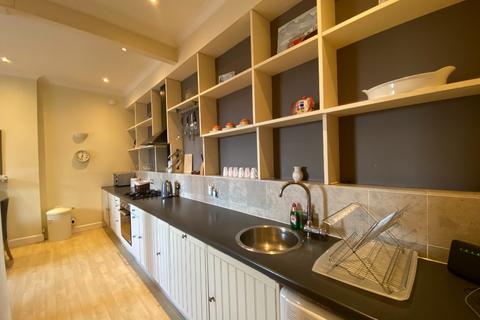 2 bedroom flat to rent, Union Place, New Town, Edinburgh, EH1