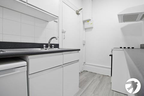 Studio to rent, London Road, Greenhithe, Kent, DA9