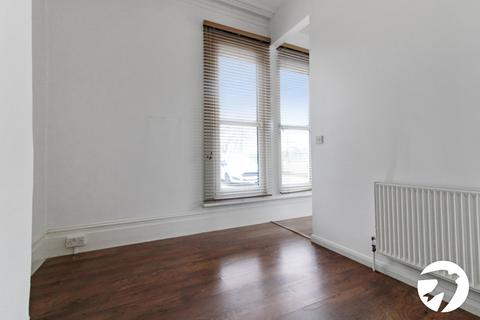 Studio to rent, London Road, Greenhithe, Kent, DA9