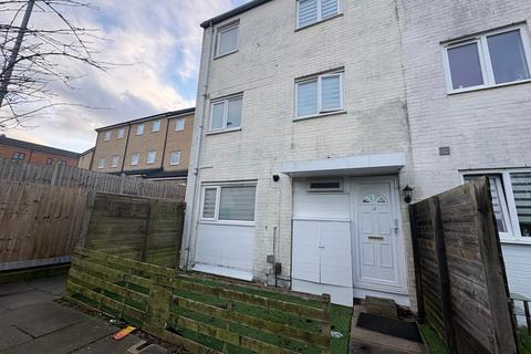 undefined, Farm Field Court, Northampton, NN3