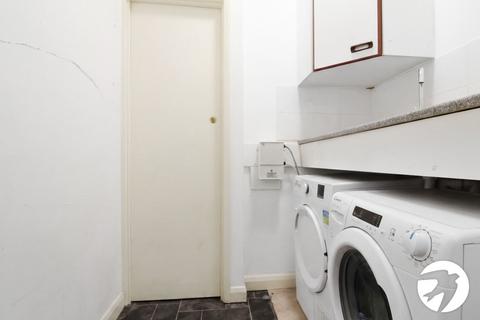 Studio to rent, London Road, Greenhithe, Kent, DA9
