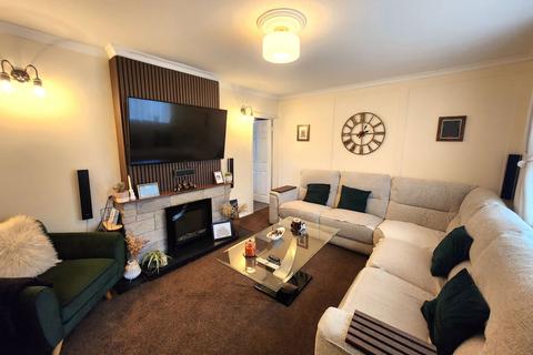 3 bedroom semi-detached house to rent, Hopedale Road, Birmingham B32