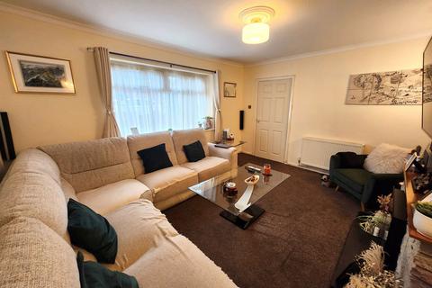 3 bedroom semi-detached house to rent, Hopedale Road, Birmingham B32