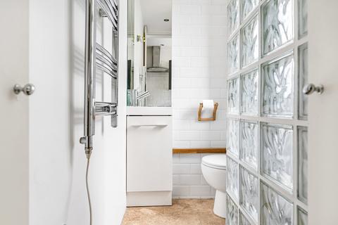 1 bedroom apartment for sale, Tudor Close, Brixton Hill, London, SW2