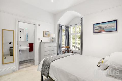 2 bedroom flat for sale, Shepherds Hill, N6