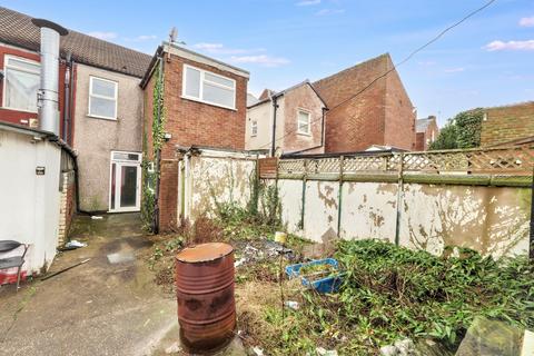 undefined, Chesterfield S42