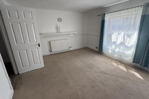 3 bedroom flat to rent, Hazelwood Road, NORTHAMPTON