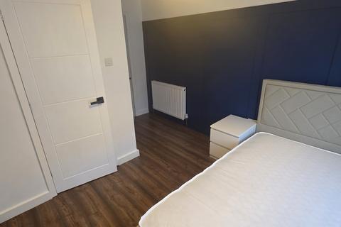 Studio to rent, Quarry Road, Hanham, BRISTOL