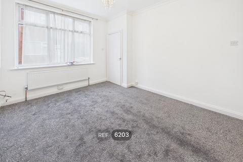 3 bedroom property to rent, Charles Street, Castleford, WF10 4DZ