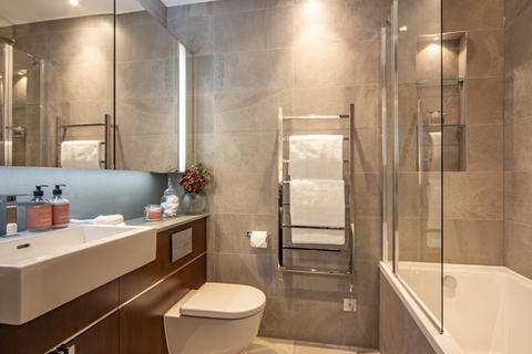 2 bedroom apartment to rent, Charles Clowes Walk, London, SW11