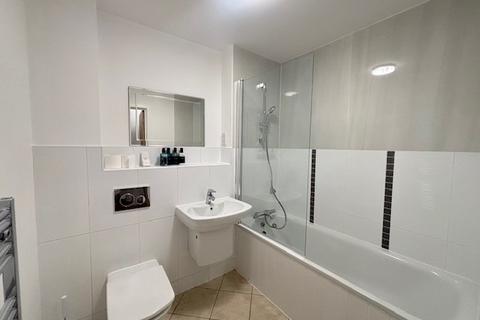 2 bedroom flat to rent, St Albans Road, WATFORD