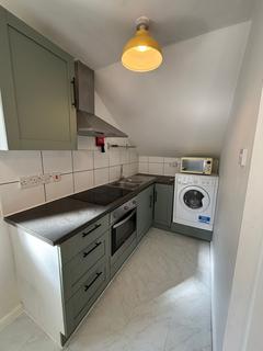 East Road, Manchester, M12