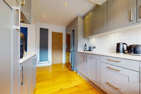 4 bedroom detached house for sale, Gleneagles Close, Milton Keynes MK3