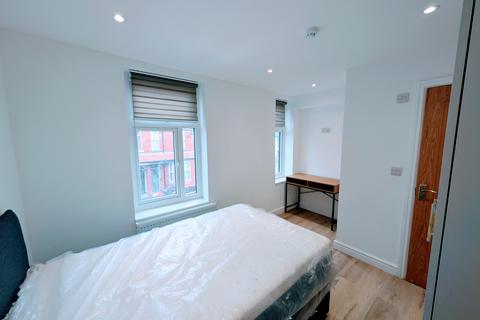 4 bedroom terraced house to rent, Beveridge Street, Manchester, M14