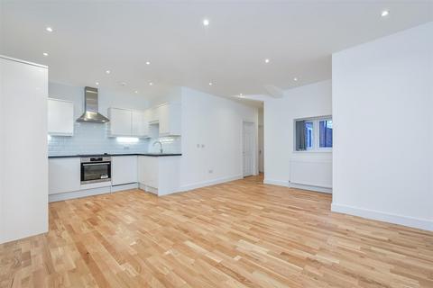 2 bedroom flat to rent, High Street, Watford