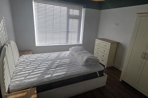 Studio to rent, Quarry Road, Hanham, BRISTOL