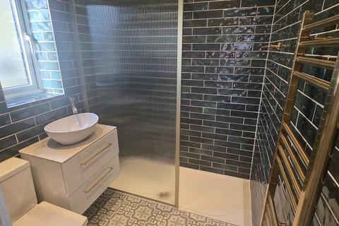 Studio to rent, Quarry Road, Hanham, BRISTOL