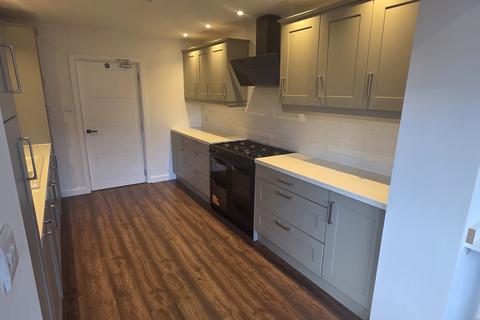 Studio to rent, Quarry Road, Hanham, BRISTOL