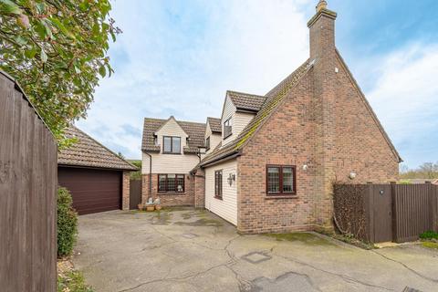 5 bedroom detached house for sale, High Meadow, Dunmow