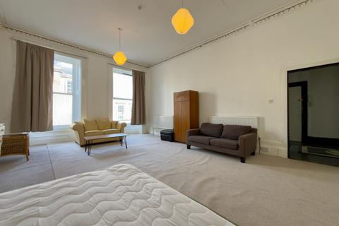 3 bedroom flat to rent, West Princes Street, Woodlands, Glasgow, G4