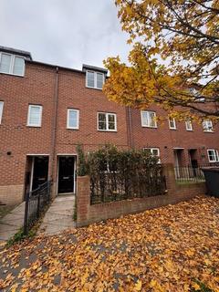 3 bedroom house to rent, Spruce Road, NUNEATON