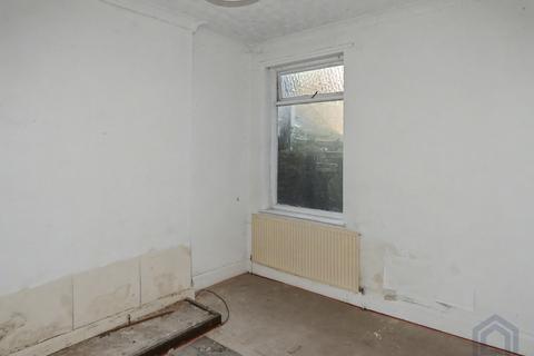 undefined, Hull HU5
