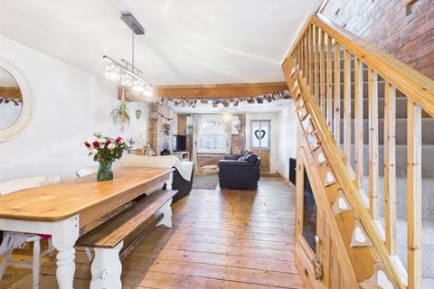 4 bedroom semi-detached house for sale, Foxmoor Lane, Ebley, Stroud, Gloucestershire, GL5