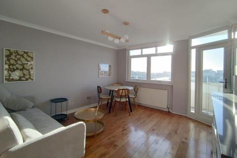 2 bedroom flat for sale, Flat 13 Campden Hill Towers, 112 Notting Hill Gate, London, W11 3QW