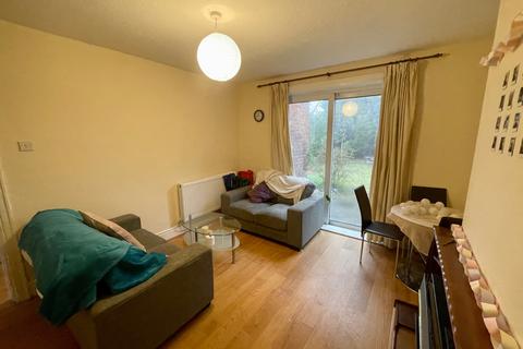 4 bedroom house to rent, Finchley Road, Manchester, M14